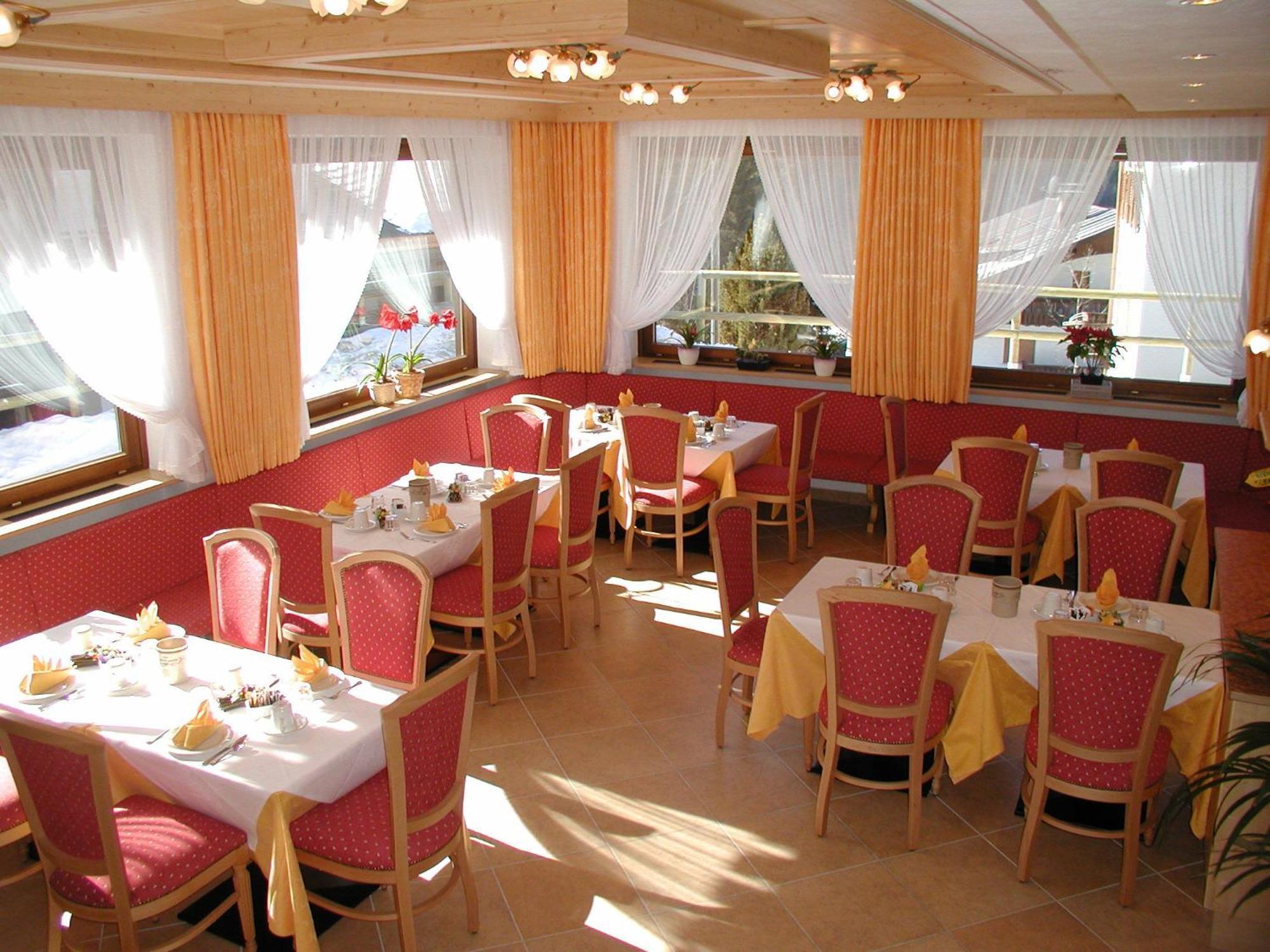 Hotel Garni Ongaro Selva di Cadore Exterior foto